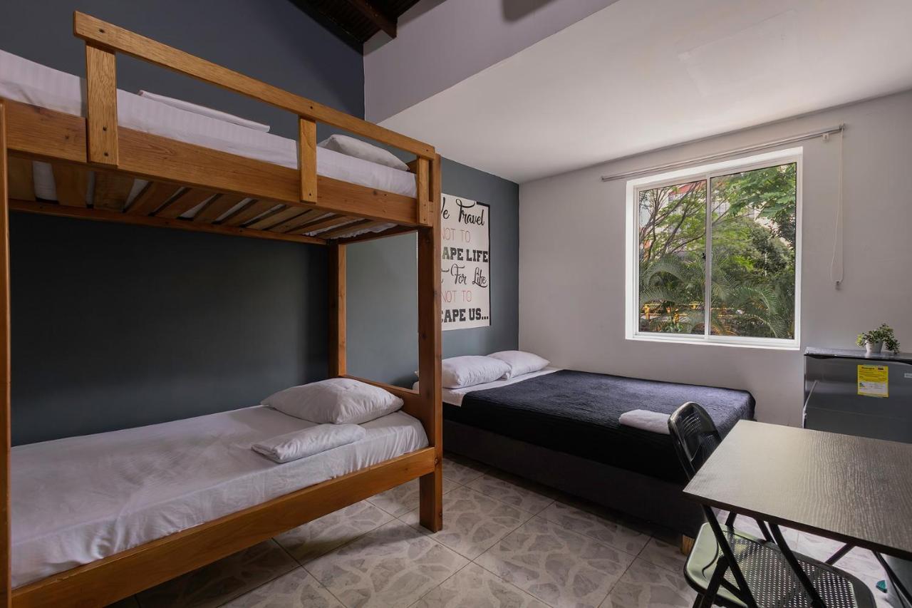 Living Hotel Medellin Bagian luar foto