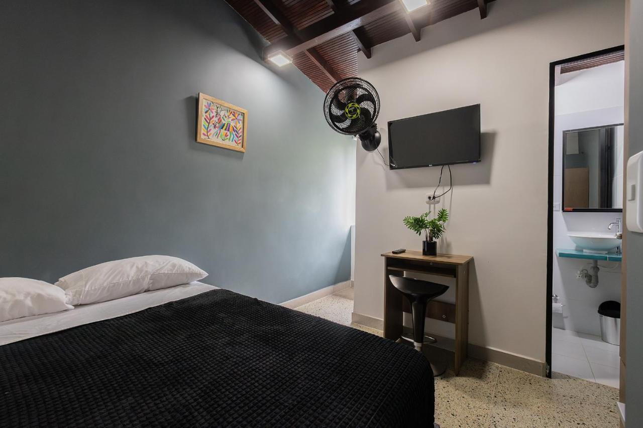 Living Hotel Medellin Bagian luar foto