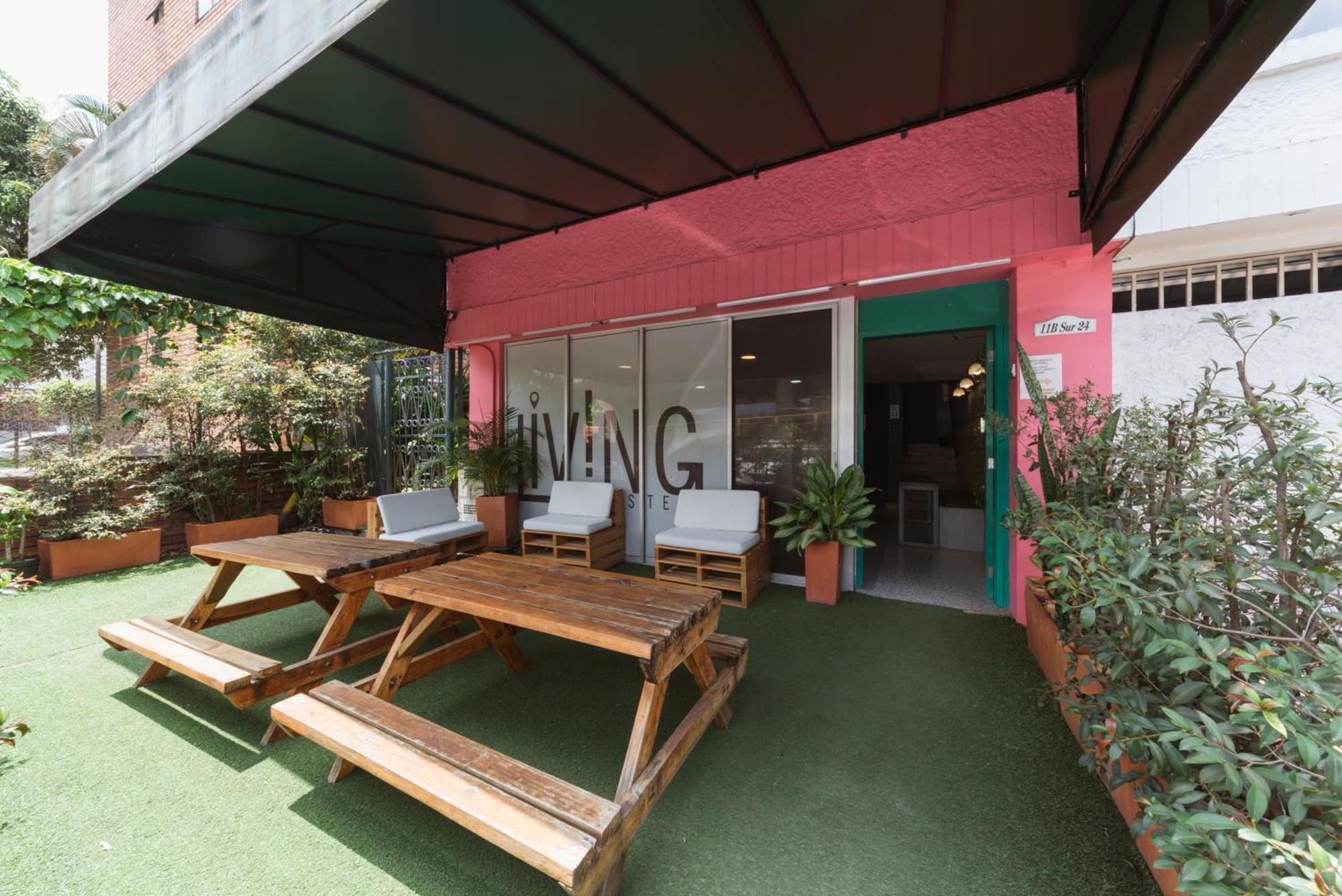 Living Hotel Medellin Bagian luar foto