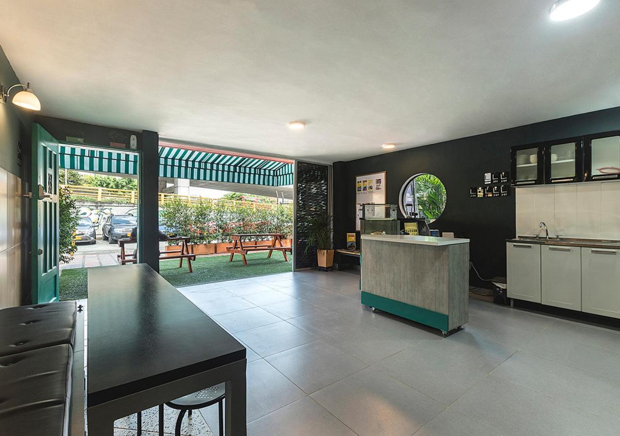 Living Hotel Medellin Bagian luar foto